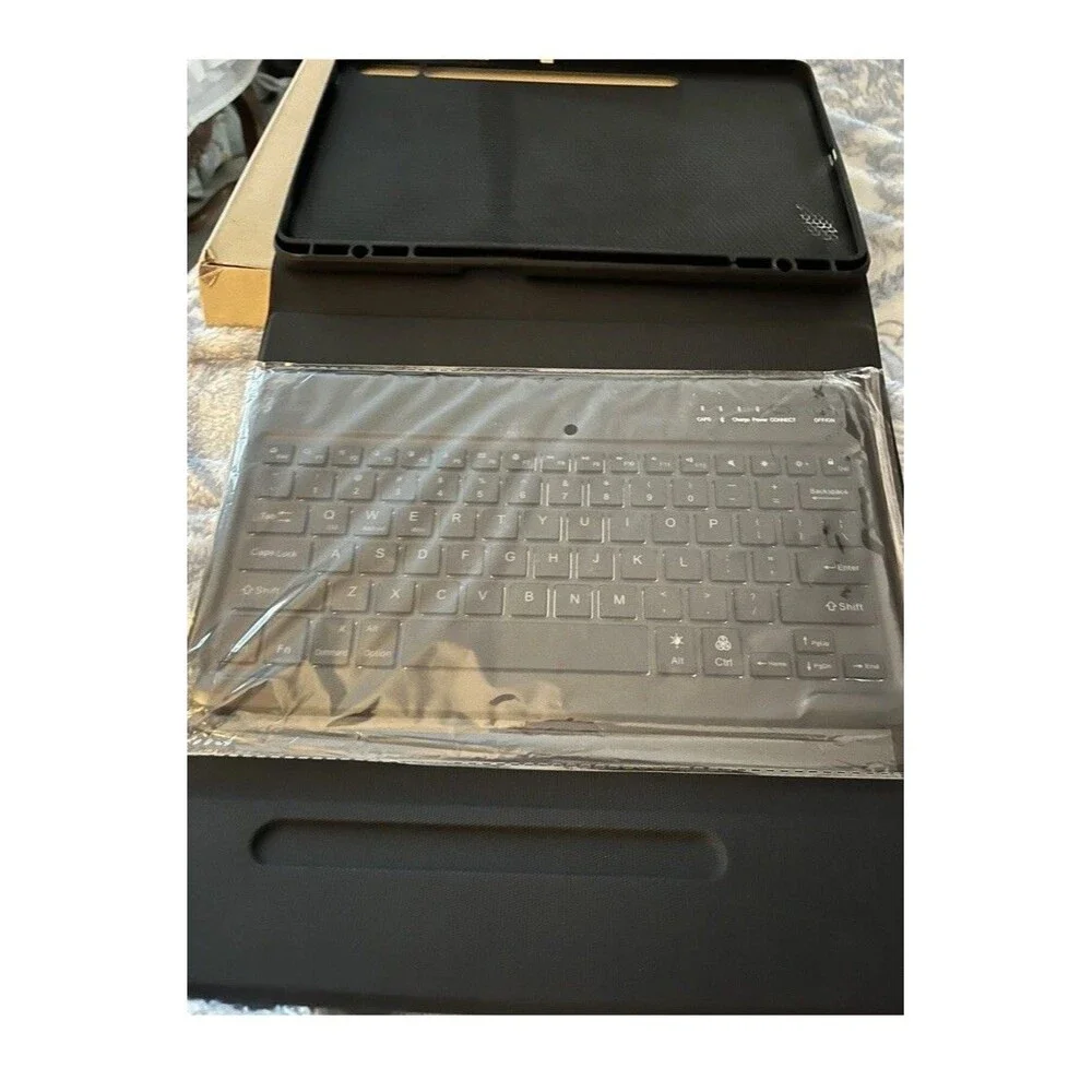 Tablet Wireless Keyboard  Case Teal Apple iPads Hard Shell Charging Cord Incl
